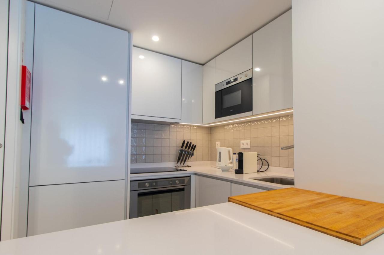 Stunning Apartment W/ Free Parking By Lovelystay Porto Exterior foto